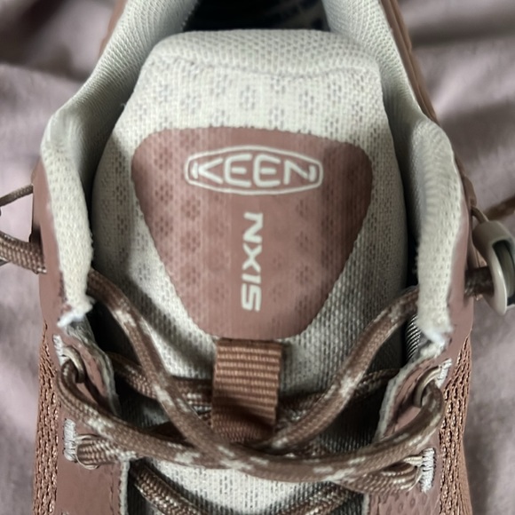 Keen hiking / walking  shoes - Picture 6 of 9